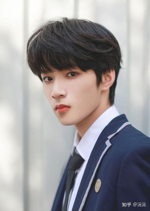 圈内人士爆料刘耀文,揭秘明星背后的真实故事